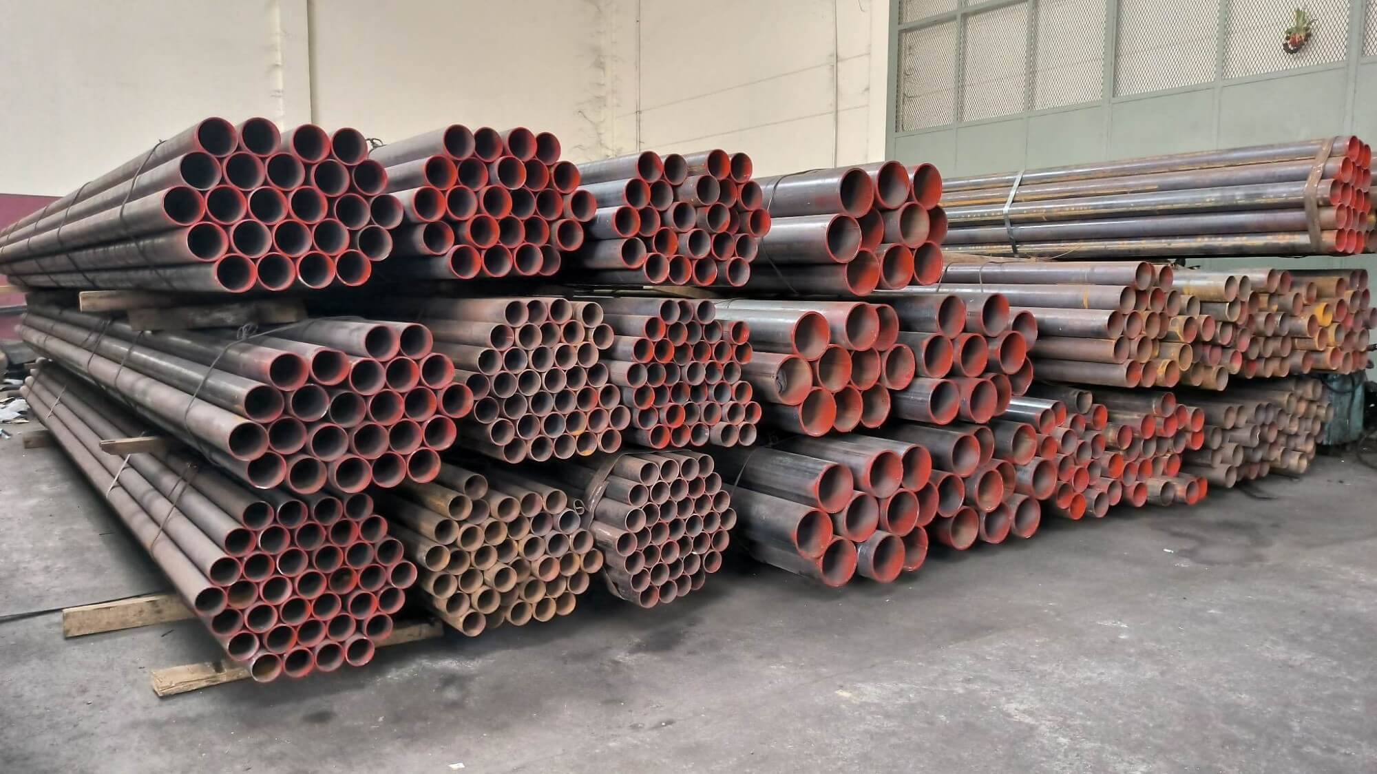 HE-Max Industrial | Steel Pipe B.I. & G.I. For Construction